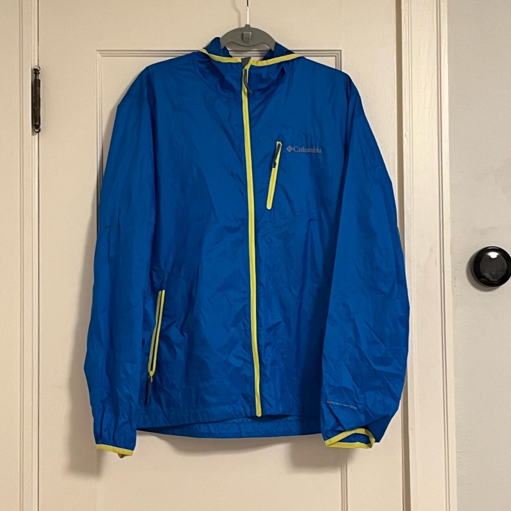 Men’s Columbia wind layer jacket